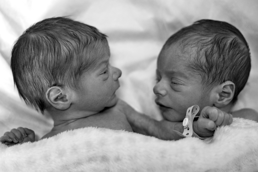 new born twins