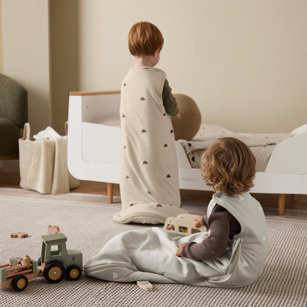 SnuzPouch 6-18 months, 1.0 Tog Sleeping Bag - Sand Cloud