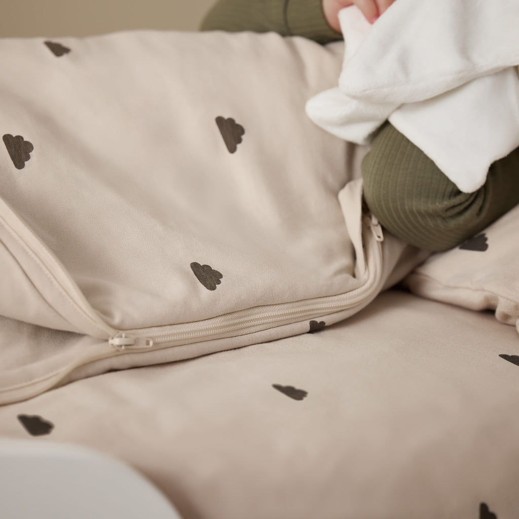 SnuzPouch 6-18 months, 1.0 Tog Sleeping Bag - Sand Cloud